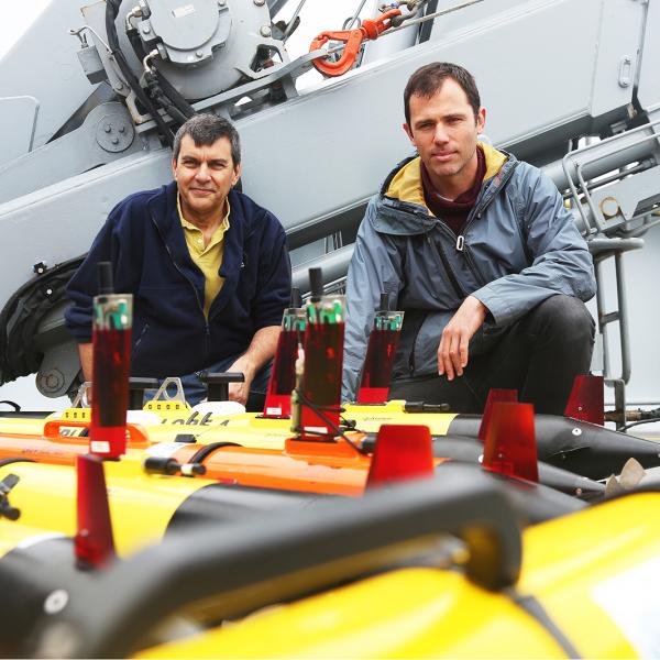 Exploring Front with Multiple Robots